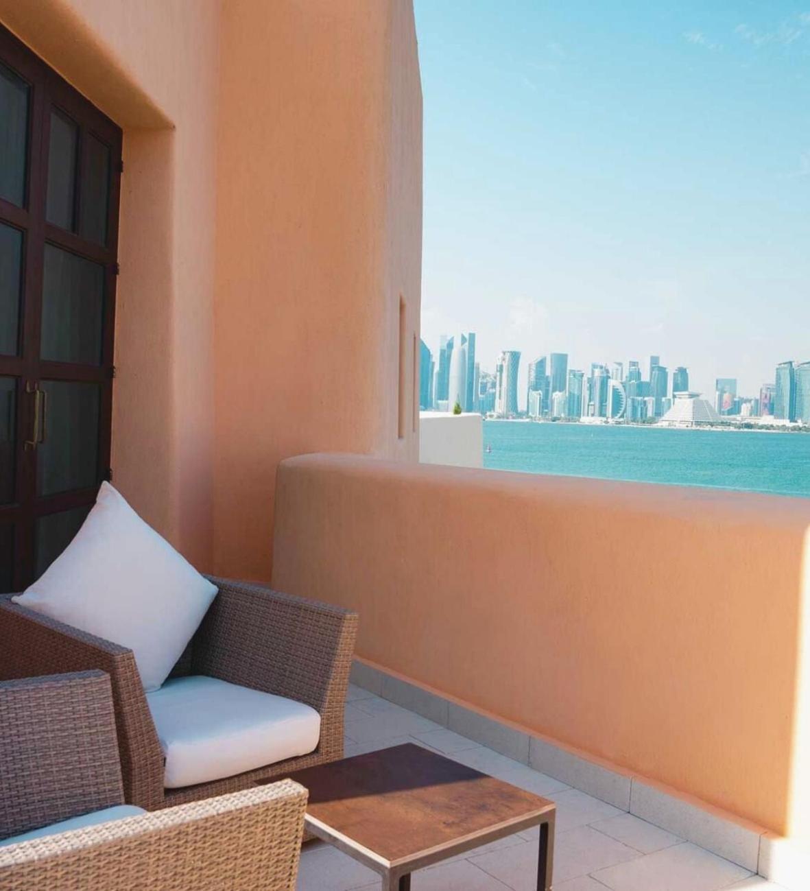 דוחה Mina Hotel And Residences By The Torch מראה חיצוני תמונה View of the Doha skyline from the hotel