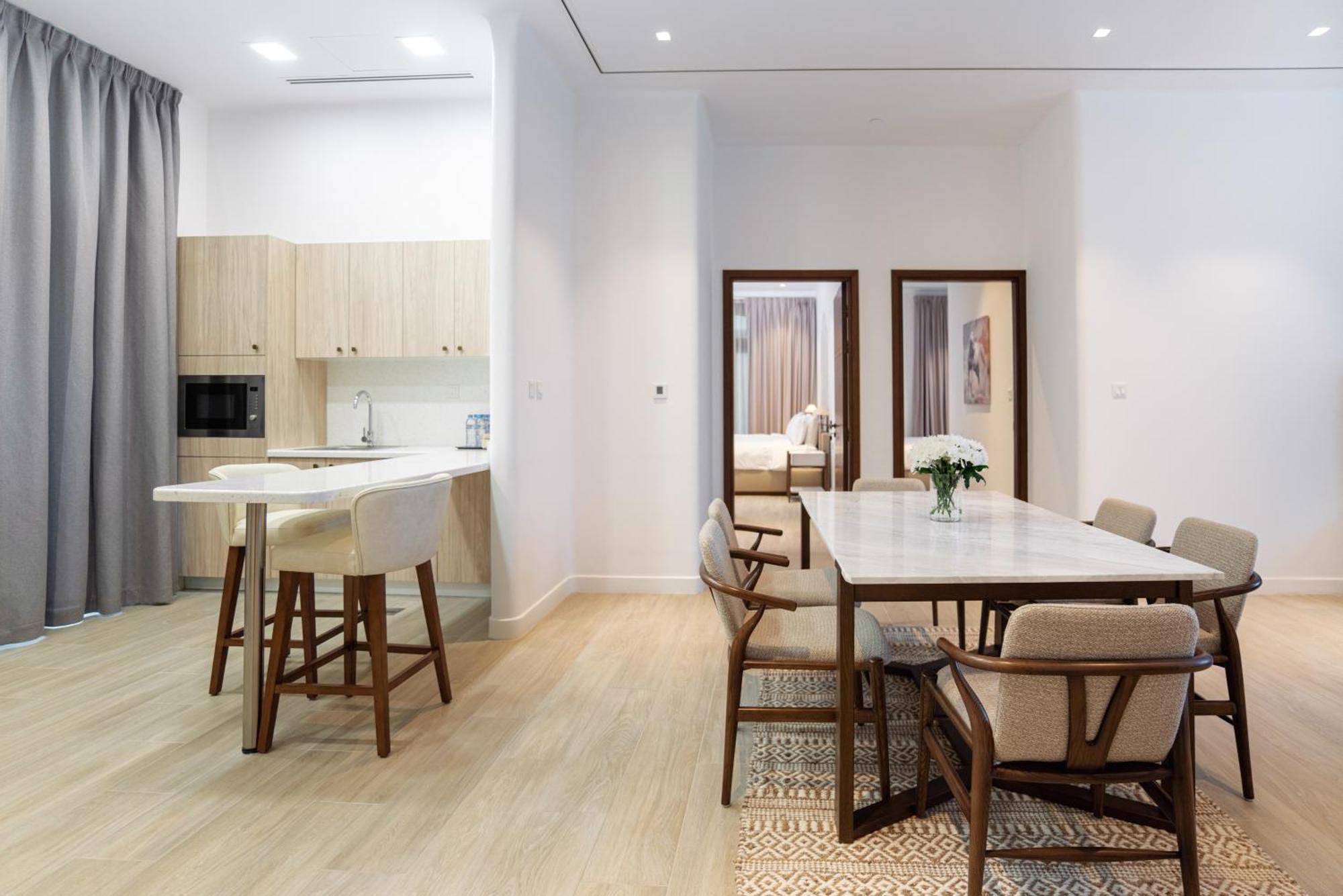 דוחה Mina Hotel And Residences By The Torch מראה חיצוני תמונה A typical apartment interior